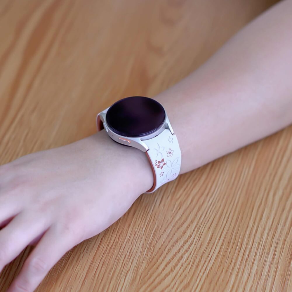 Bene Engraved Floral Silicone Galaxy Band